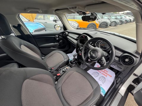 Mini Hatch COOPER 39