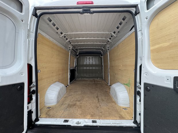 Peugeot Boxer LWB L3H2 Medium Roof Professional Sensors Air Con Cruise EURO 6 9