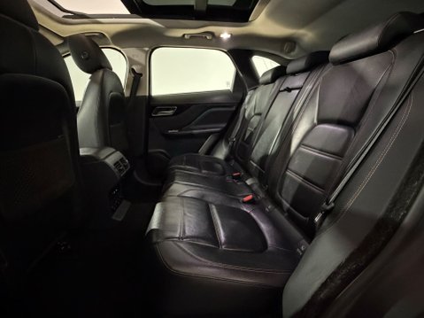 Jaguar F-Pace PRESTIGE AWD 21