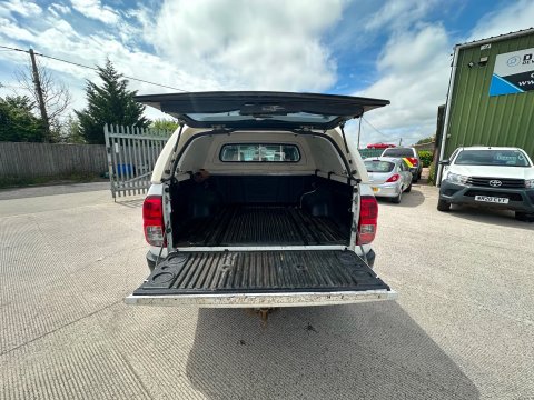 Toyota Hilux ACTIVE 4WD D-4D DCB 7