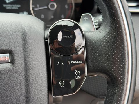 Land Rover Range Rover Velar R-DYNAMIC S 16
