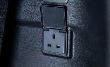 Toyota Land Cruiser Invincible 53