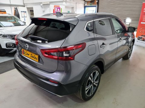 Nissan Qashqai 1.6 DIG-T N-Connecta Euro 6 (s/s) 5dr 2