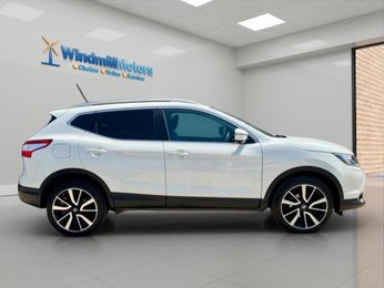 Nissan Qashqai 1.6 DIG-T Tekna 2WD Euro 6 (s/s) 5dr