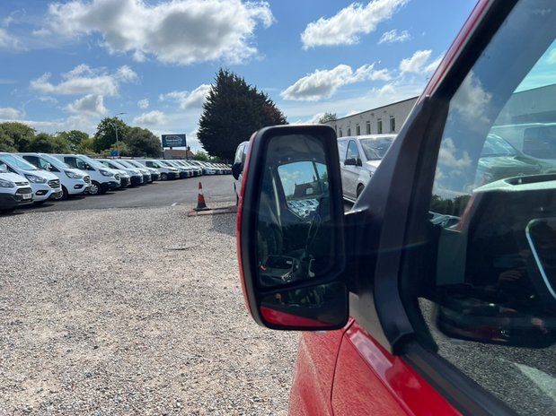 Ford Transit Custom SWB L1H1 (SOLD) Limited 300 Air Con Alloys Sensors EURO 6 19