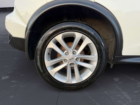 Nissan Juke 1.6 Juke N-Connecta CVT 5dr 12