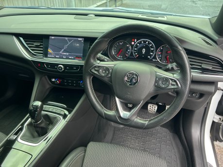 Vauxhall Insignia 1.5T SRI VX-LINE NAV 5dr 10