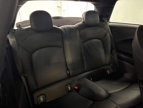 Mini Hatch 2.0 Cooper S Sport Auto 3dr 31