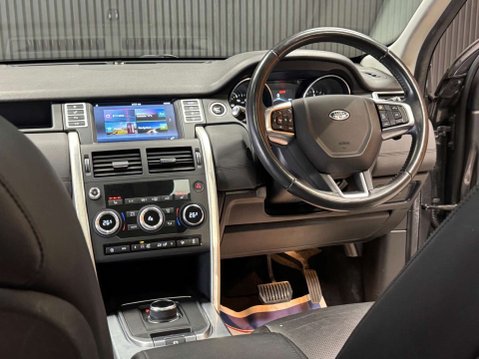 Land Rover Discovery Sport 2.0 Discovery Sport Black HSE SD4 Auto 4WD 5dr 68