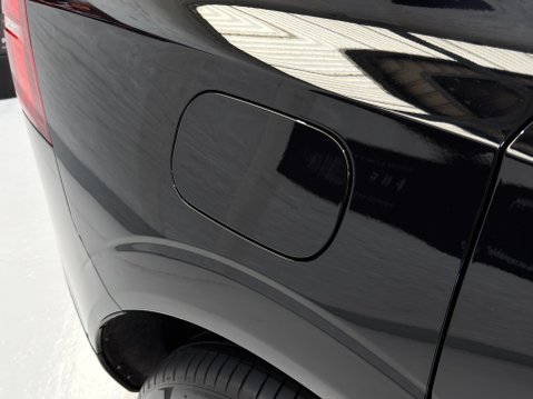 Volvo XC60 B5 ULTRA BLACK EDITION AWD 104