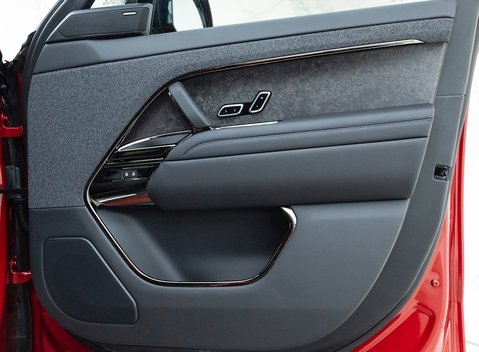Land Rover Range Rover Sport P510e First Edition 22