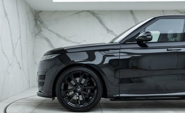 Land Rover Range Rover Sport P530 First Edition 33