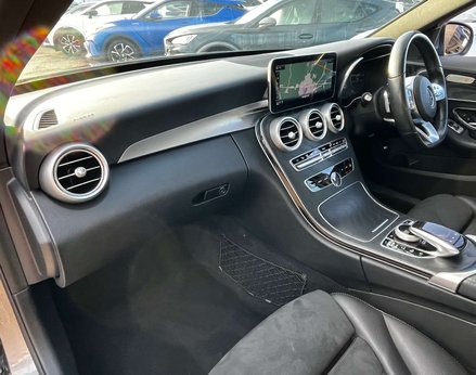 Mercedes-Benz C Class 2.0 C 300 AMG Line Premium Auto 4dr 17