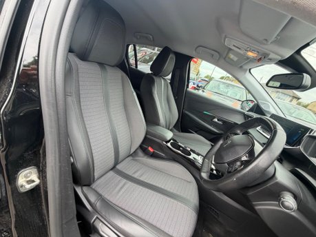Peugeot e-208 ALLURE 10