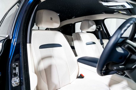 Rolls-Royce Ghost V12. STARLIGHT. H, C & M SEATS. REAR ENTERTAINMENT. HUD. A/CRUISE CONTROL 19