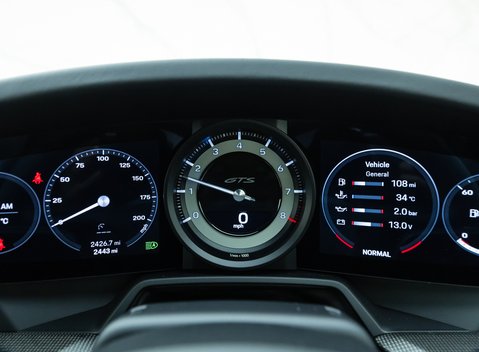 Porsche 911 Carrera GTS (992) 17