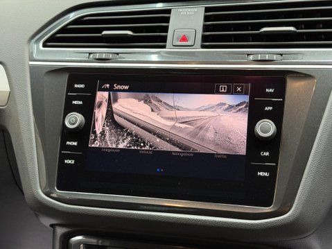 Volkswagen Tiguan 2.0 TDI SE Navigation 4Motion Euro 6 (s/s) 5dr 77