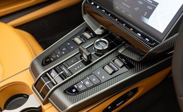 Aston Martin Vanquish Volante 25