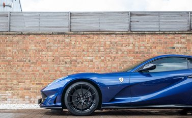 Ferrari 812 Superfast 32