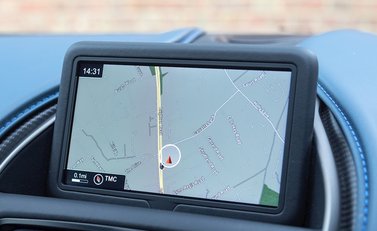 Aston Martin DBS Superleggera 17