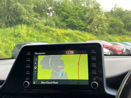 Toyota C-HR 1.8 C-HR Design HEV CVT 5dr 17