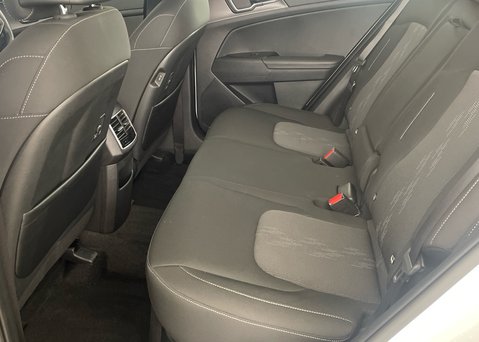 Kia Sportage 1.6 T-GDi HEV PURE 12