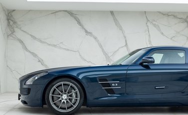Mercedes-Benz SLS AMG 27
