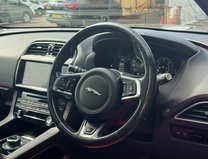 Jaguar F-Pace 2.0 D180 R-Sport SUV 5dr Diesel Auto AWD Euro 6 (s/s) (180 ps) 11