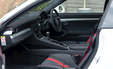 Porsche 911 (991.2) GT3 13