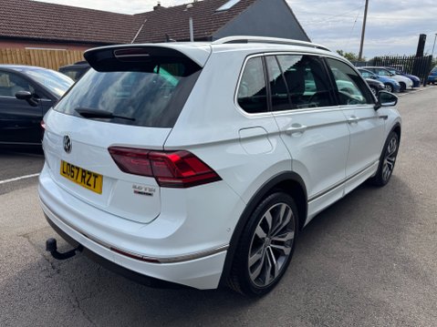 Volkswagen Tiguan R LINE TSI BMT 4MOTION DSG 2