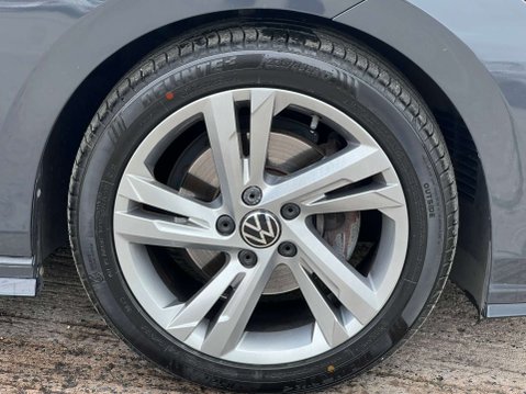 Volkswagen Golf 1.5 Golf R-Line eTSI Semi-Automatic 5dr - NATIONAL DELIVERY* 23