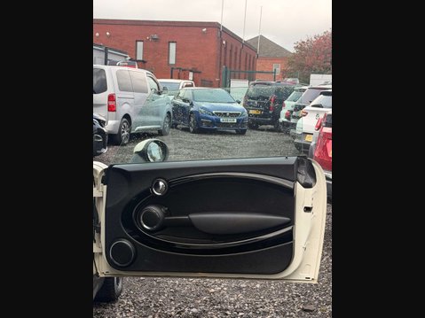 Mini Convertible 1.6 Cooper 2dr 38