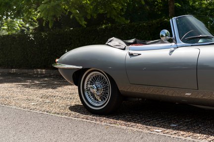 Jaguar E-Type 4.2 Roadster Series 1½ 15