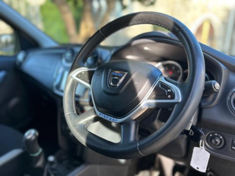 Dacia Sandero Stepway LAUREATE TCE 25