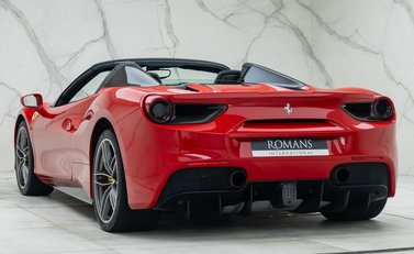 Ferrari 488 SPIDER 10