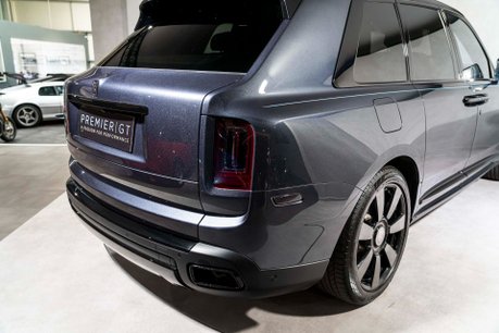 Rolls-Royce Cullinan V12. DYNAMIC PACKAGE. ACTIVE CRUISE. SHOOTING STAR HEADLINER. HUD 64