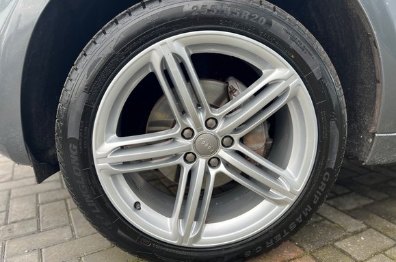 Audi Q5 2.0 TDI QUATTRO S LINE PLUS 19