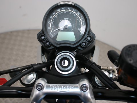 Triumph Street Twin BONNEVILLE STREET TWIN 18
