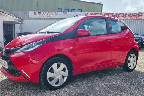 Toyota Aygo 1.0 VVT-I X-PLAY FULL SERVICE HISTORY! 9 SERVICES! BLUETOOTH! 26