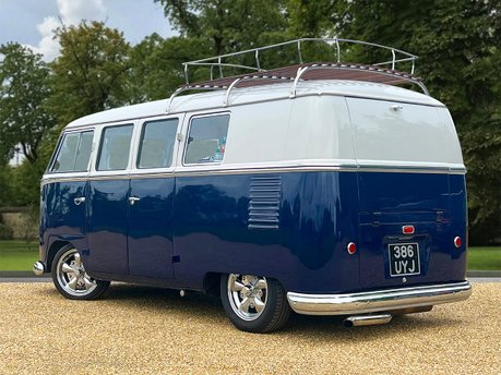 Volkswagen Campervan Split-Screen 7