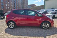 Kia Venga 3 1.6 AUTOMATIC WITH ONLY 45000 MILES WITH 9 MAIN DEALER SERVICES!SAT NAV!  11