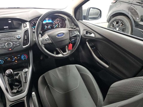 Ford Focus 1.0 Focus Zetec 5dr 27