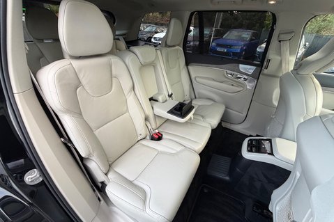 Volvo XC90 RECHARGE T8 ULTIMATE AWD - BLOND LEATHER - VAT QUALIFYING 32
