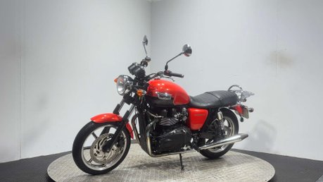 Triumph Bonneville SE 2013 7K NEW MOT INCREDIBLE CONDITION CUSTOM NAKED BIKE 865CC 5