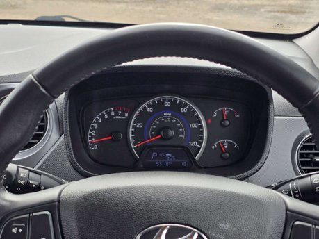 Hyundai i10 1.2 SE Hatchback 5dr Petrol Auto Euro 6 (87 ps) 33
