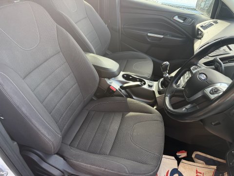 Ford Kuga ZETEC TDCI 8