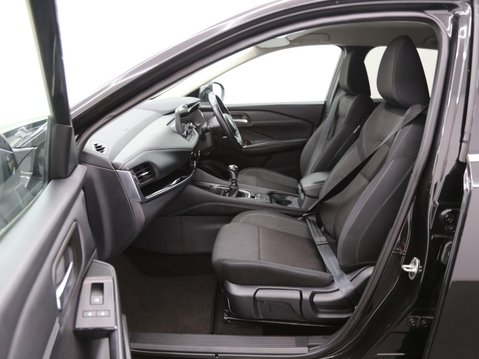 Nissan Qashqai 1.3 DIG-T MHEV N-Connecta Euro 6 (s/s) 5dr 22