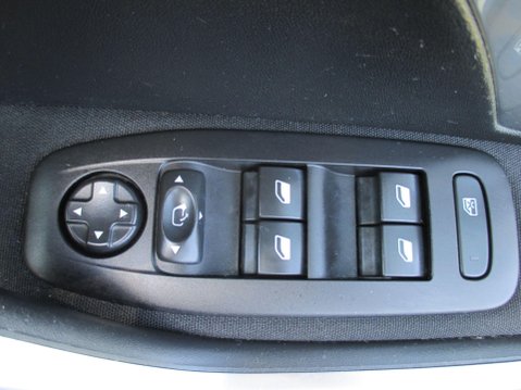 Peugeot 2008 1.2 PureTech Allure Premium Euro 6 (s/s) 5dr 44