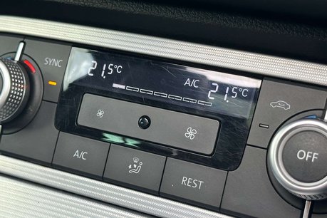 Volkswagen Touareg 3.0 TDI V6 BlueMotion Tech R-Line SUV 5dr Diesel Tiptronic 4WD Euro 6 (s/s) 45
