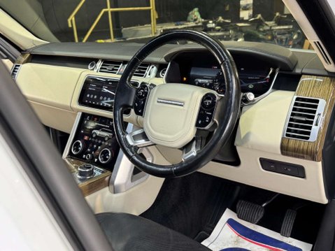 Land Rover Range Rover 3.0 Range Rover Vogue SDV6 Auto 4WD 5dr 49